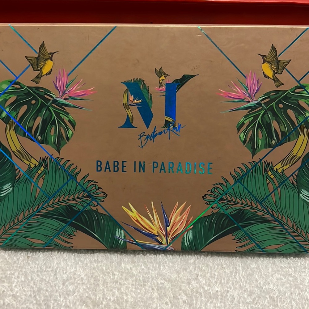 Babe in Paradise highlighter palette